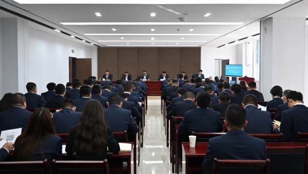 10月14日，交科公司召開2023年安委會(huì)（擴(kuò)大）會(huì)議暨項(xiàng)目綜合檢查通報(bào)會(huì)。會(huì)議傳達(dá)學(xué)習(xí)了2023年甘肅省第四次安委會(huì)擴(kuò)大會(huì)議精神等內(nèi)容，對(duì)公司上階段安全生產(chǎn)工作進(jìn)行了全面總結(jié)，對(duì)下階段安全生產(chǎn)工作進(jìn)