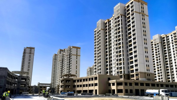 為推動黨建工作深度融入中心任務(wù)，充分激發(fā)全員干事創(chuàng)業(yè)活力，全力推進(jìn)項目復(fù)工復(fù)產(chǎn)，近日，蘭州新區(qū)職投公司黨支部、甘肅建投新區(qū)公司第一黨支部、西部市政建設(shè)集團(tuán)三公司黨支部聯(lián)合開展了“黨建引領(lǐng)強(qiáng)引擎百日攻堅