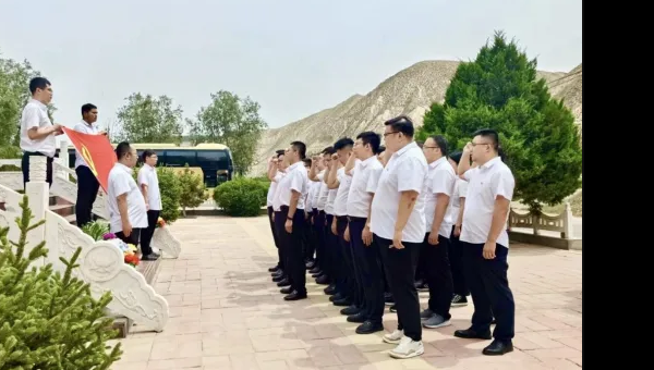 自2020年5月成立以來(lái)，四公司黨支部不斷將紅色引擎的驅(qū)動(dòng)力深度融入生產(chǎn)經(jīng)營(yíng)工作全鏈條，推動(dòng)各項(xiàng)工作持續(xù)向好、節(jié)節(jié)攀升，成為推動(dòng)企業(yè)高質(zhì)量發(fā)展的堅(jiān)強(qiáng)戰(zhàn)斗堡壘。筑牢思想根基強(qiáng)化政治引領(lǐng)四公司黨支部始終把